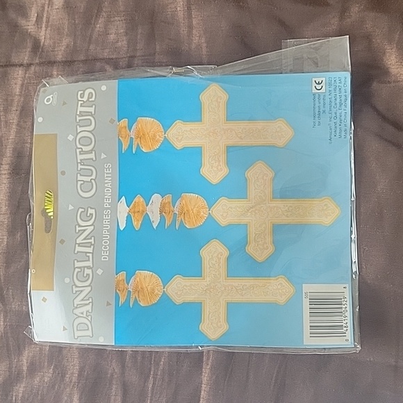 ✨️💲3️⃣ ✨️New 3 Pc Dangling Cross Cutouts Pendent Hanging Decorations - Picture 1 of 10